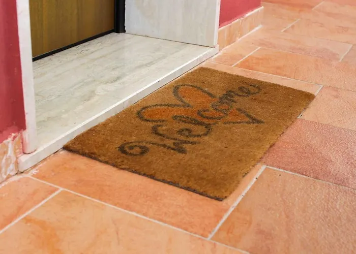 Tatil Evi Rosso Porpora Tuglie