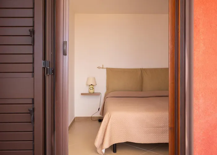 Tatil Evi Rosso Porpora Tuglie